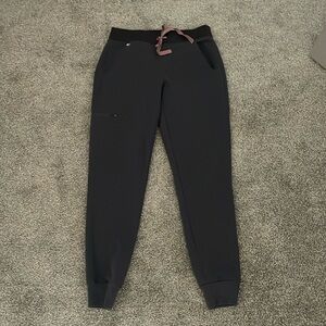 Figs Catalina top and Zamora jogger bottom